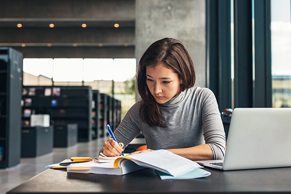 https://43919127.fs1.hubspotusercontent-na1.net/hubfs/43919127/Blog%20Thumb_Woman%20Studying_600x400.jpg